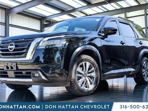 Used 2023 Nissan Pathfinder SL AWD/4WD image 1