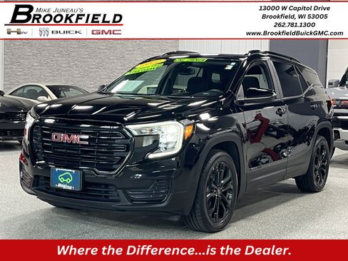 Certified 2022 GMC Terrain SLE w/ Driver Convenience Package AWD/4WD image 1