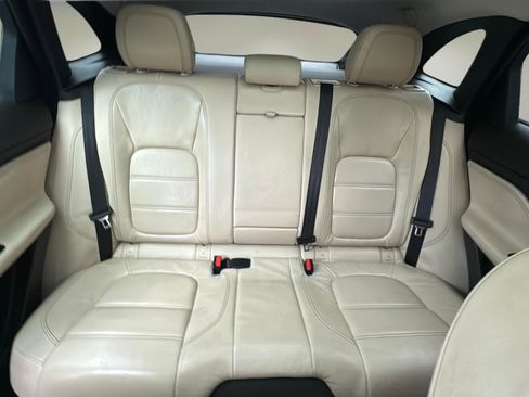 Used 2017 Jaguar F-PACE Prestige image 15