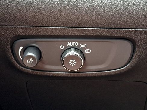 Used 2024 Buick Encore GX Preferred AWD/4WD image 25