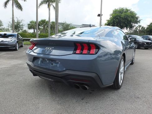 Used 2025 Ford Mustang GT Premium RWD image 7