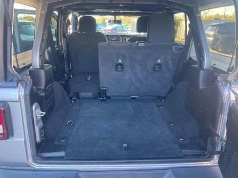 Used 2020 Jeep Wrangler Unlimited Sport S image 32