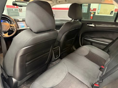 Used 2018 Chrysler 300 Touring image 16
