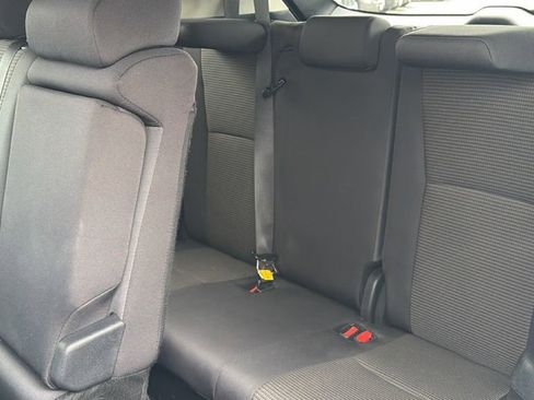 Certified 2025 Toyota Highlander LE FWD image 34