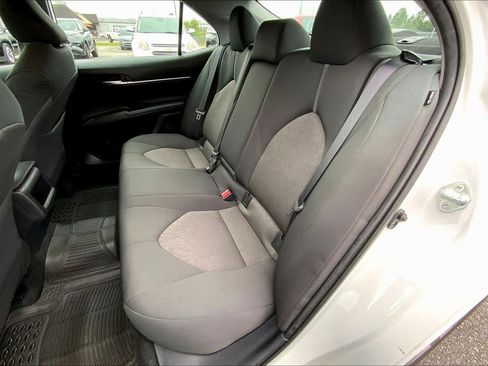 Used 2022 Toyota Camry LE image 20