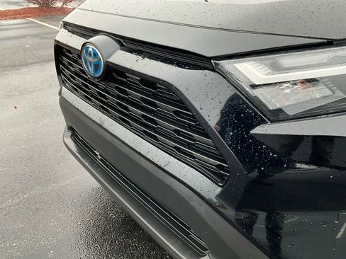 Used 2024 Toyota RAV4 XLE Premium image 17