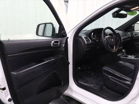 Certified 2018 Jeep Grand Cherokee Altitude AWD/4WD image 10