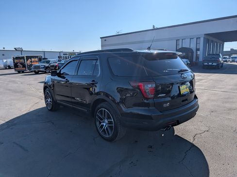 Used 2019 Ford Explorer Sport image 4