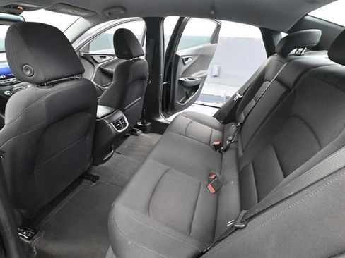 Used 2023 Chevrolet Malibu LT FWD image 34