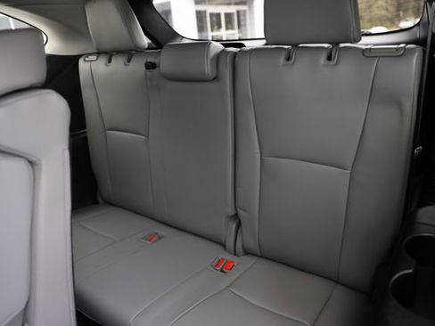 Used 2021 Toyota Highlander XLE image 40