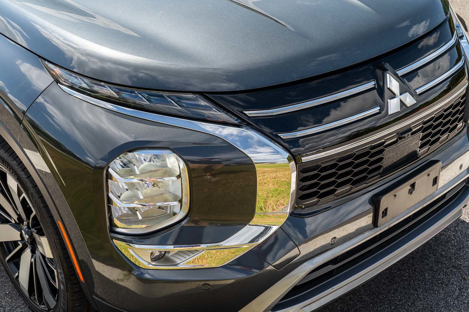 Used 2025 Mitsubishi Outlander SE FWD image 10