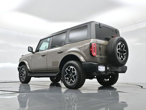 Used 2025 Ford Bronco Outer Banks image 51