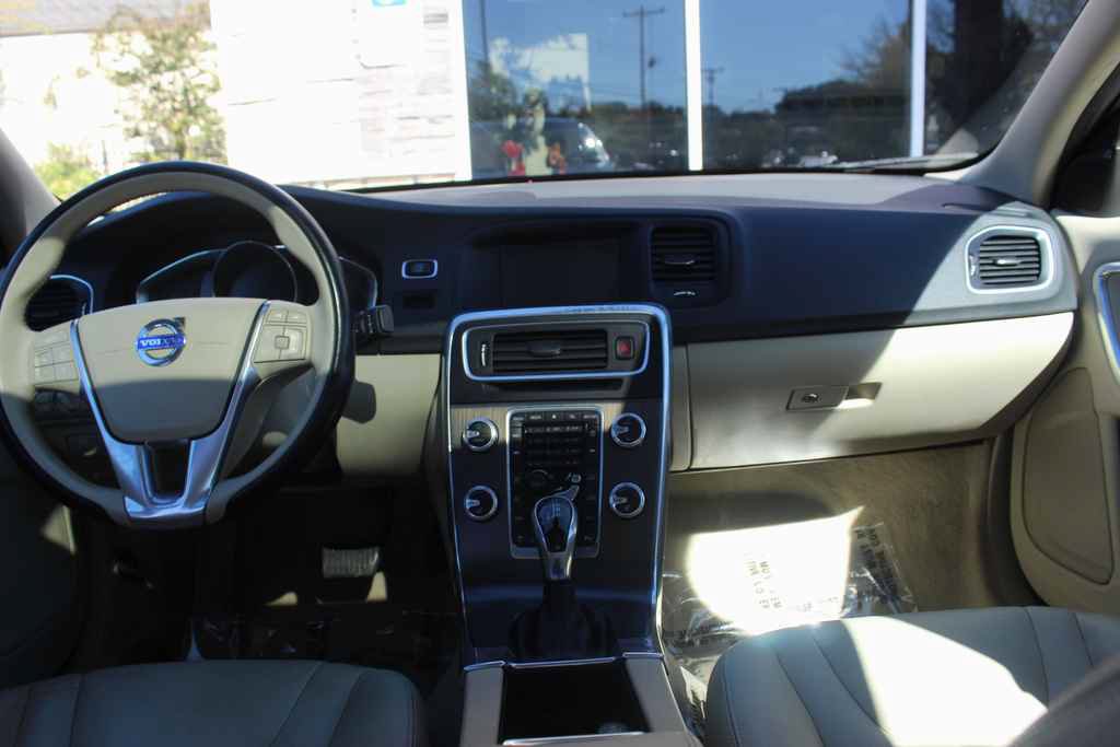 Used 2016 Volvo S60 T5 Premier w/ Convenience Package FWD image 29