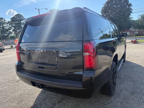 Used 2018 Chevrolet Suburban LT AWD/4WD image 18