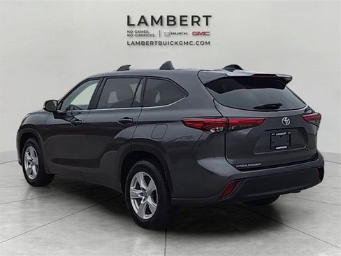 Used 2023 Toyota Highlander L image 3