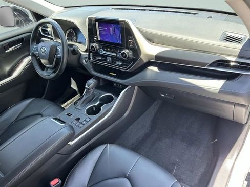 Used 2023 Toyota Highlander XLE FWD image 15