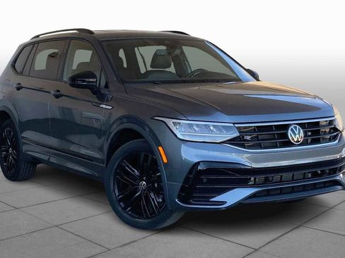 Used 2022 Volkswagen Tiguan SE R-Line image 2
