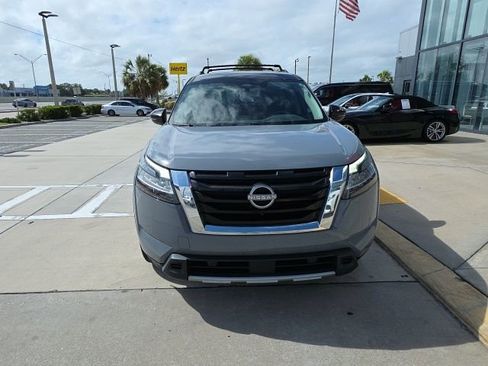 Used 2023 Nissan Pathfinder SL image 9