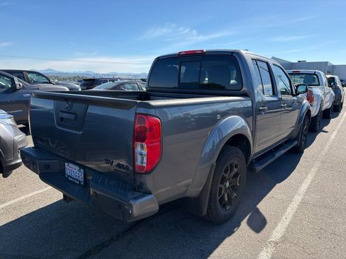 Used 2021 Nissan Frontier SV w/ Midnight Edition Floor Mats AWD/4WD image 5
