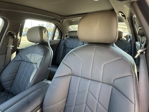 Used 2025 BMW i7 eDrive50 w/ Premium Package image 22