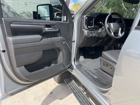 Used 2025 Chevrolet Silverado 2500 LTZ w/ Trail Boss Package image 8