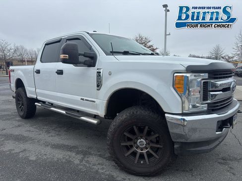 Used 2017 Ford F250 XLT image 1
