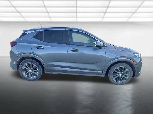Used 2021 Buick Encore GX Select w/ Advanced Technology Package FWD image 2