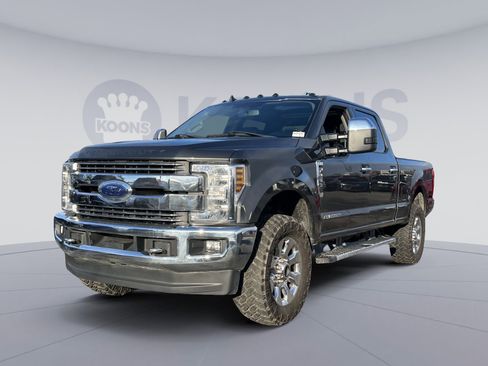 Used 2019 Ford F250 Lariat w/ Chrome Package image 1