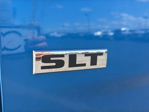 Used 2024 RAM 1500 Classic SLT AWD/4WD image 8