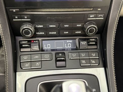 Used 2017 Porsche 718 Boxster image 17