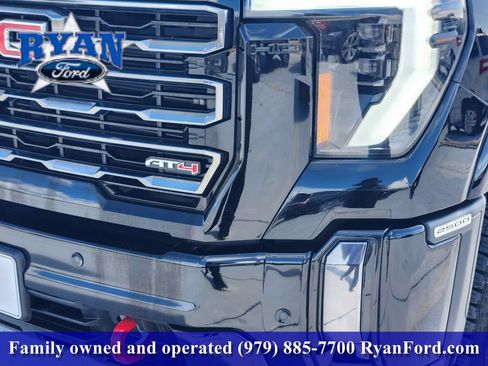Used 2024 GMC Sierra 2500 AT4 w/ AT4 Premium Plus Package AWD/4WD image 7