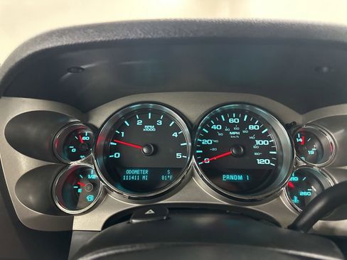 Used 2011 Chevrolet Silverado 2500 LT w/ Interior Plus Package AWD/4WD image 40
