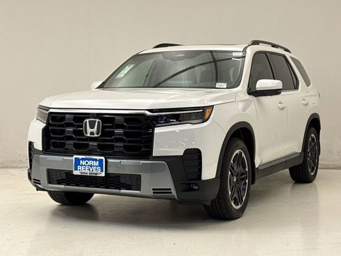 New 2026 Honda Pilot Touring image 2