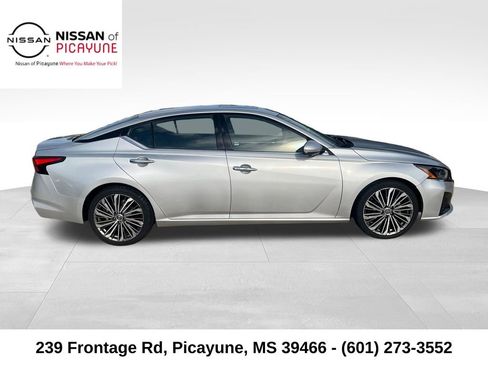 Used 2023 Nissan Altima 2.5 SL FWD image 7