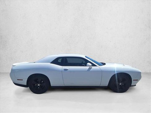 Used 2018 Dodge Challenger SXT RWD image 4