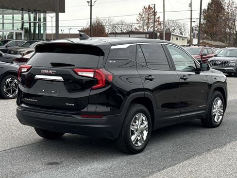 Used 2022 GMC Terrain SLE image 23