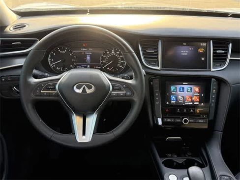 Used 2022 INFINITI QX50 Pure image 17