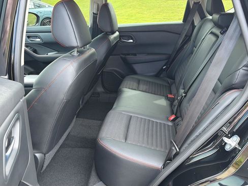Used 2025 Nissan Rogue SV AWD/4WD image 11