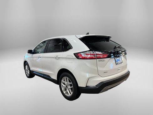 Used 2024 Ford Edge SEL w/ Convenience Package image 2