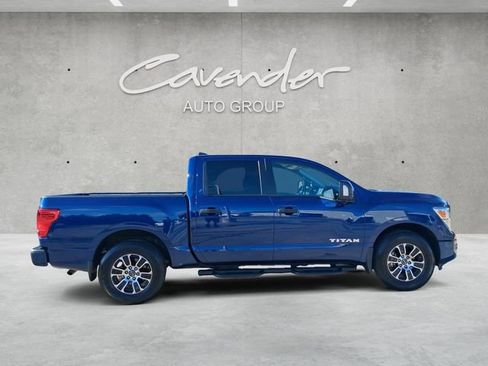 Used 2024 Nissan Titan SV w/ SV Convenience Package image 17