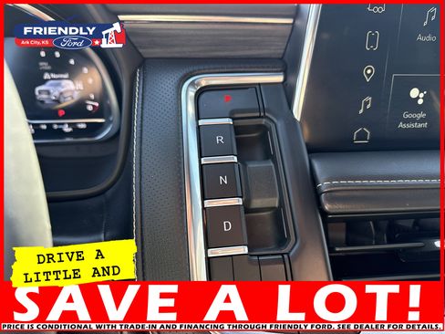 Used 2024 GMC Yukon SLT w/ SLT Premium Package image 28