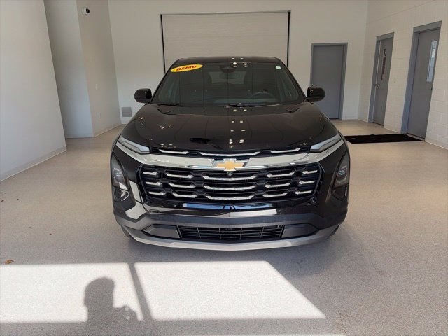 New 2027 Chevrolet Equinox LT w/ Convenience Package II FWD image 2