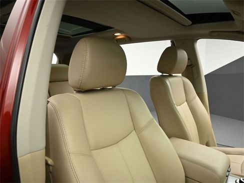 Used 2018 Nissan Pathfinder SL w/ SL Premium Package image 32