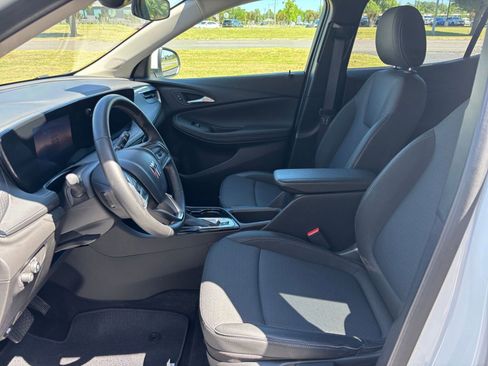 Used 2025 Buick Encore GX Preferred FWD image 25