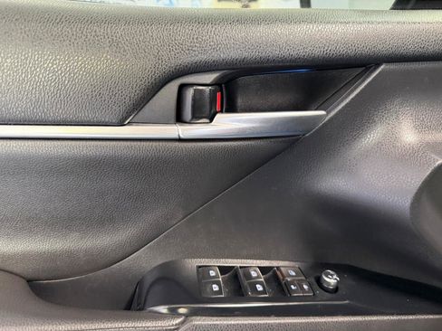 Used 2020 Toyota Camry XSE w/ Navigation Package FWD image 12