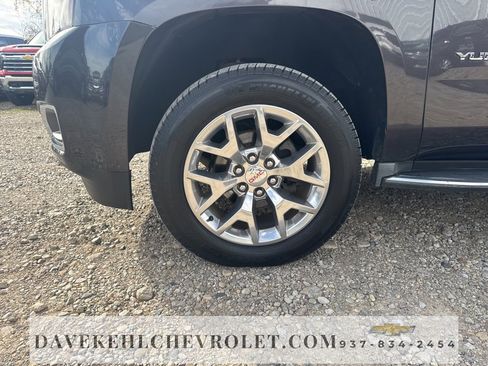 Used 2017 GMC Yukon SLT image 47