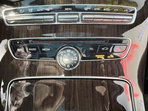 Used 2018 Mercedes-Benz C 300 Sedan w/ Premium Package image 25