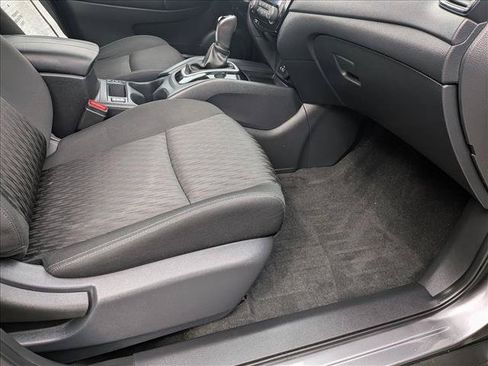 Used 2019 Nissan Rogue SV AWD/4WD image 15