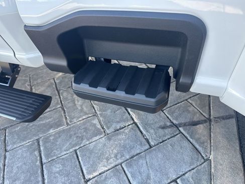 Used 2026 Ford F450 Platinum w/ FX4 Off-Road Package image 13