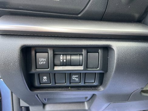 Used 2018 Subaru Crosstrek 2.0i Limited image 36